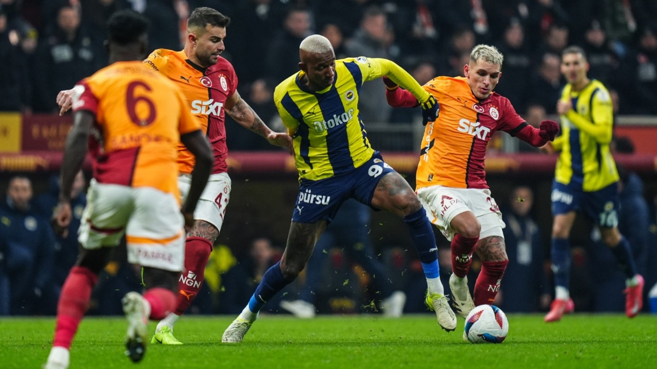 Talisca, Fenerbahçe'de ilk derbisine çıktı