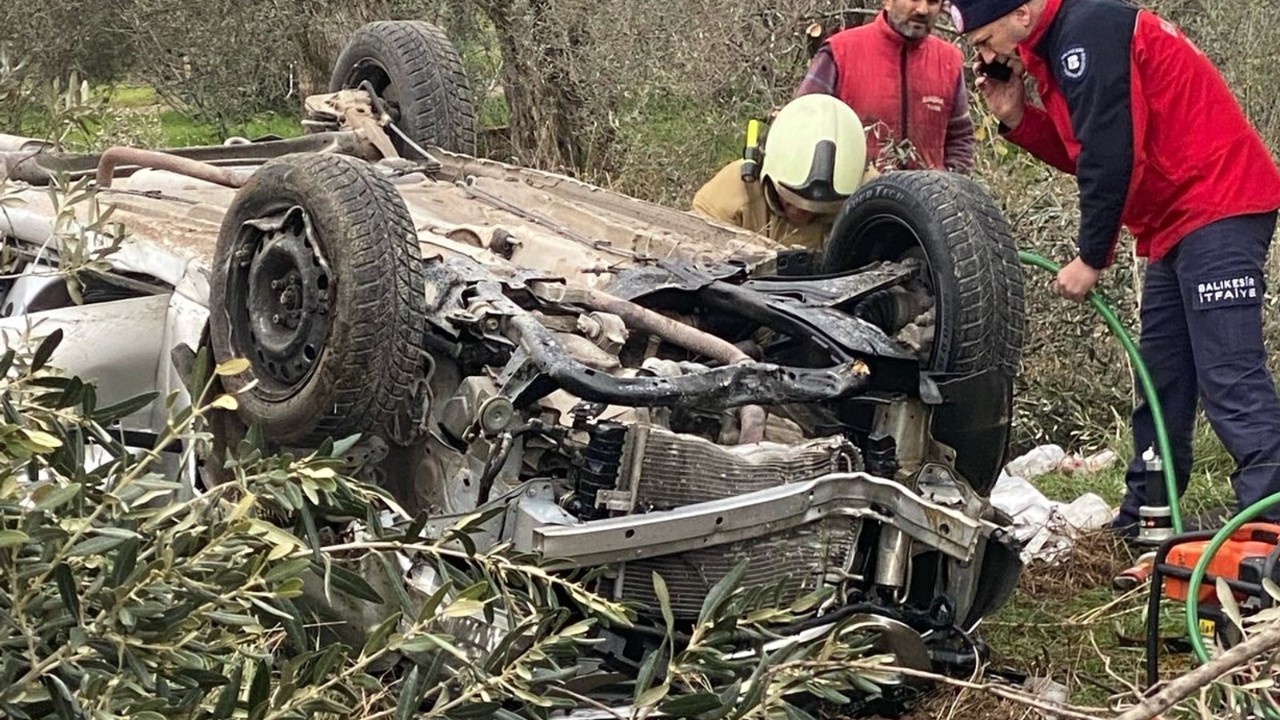 Balıkesir'de trafik kazası: 2 ölü