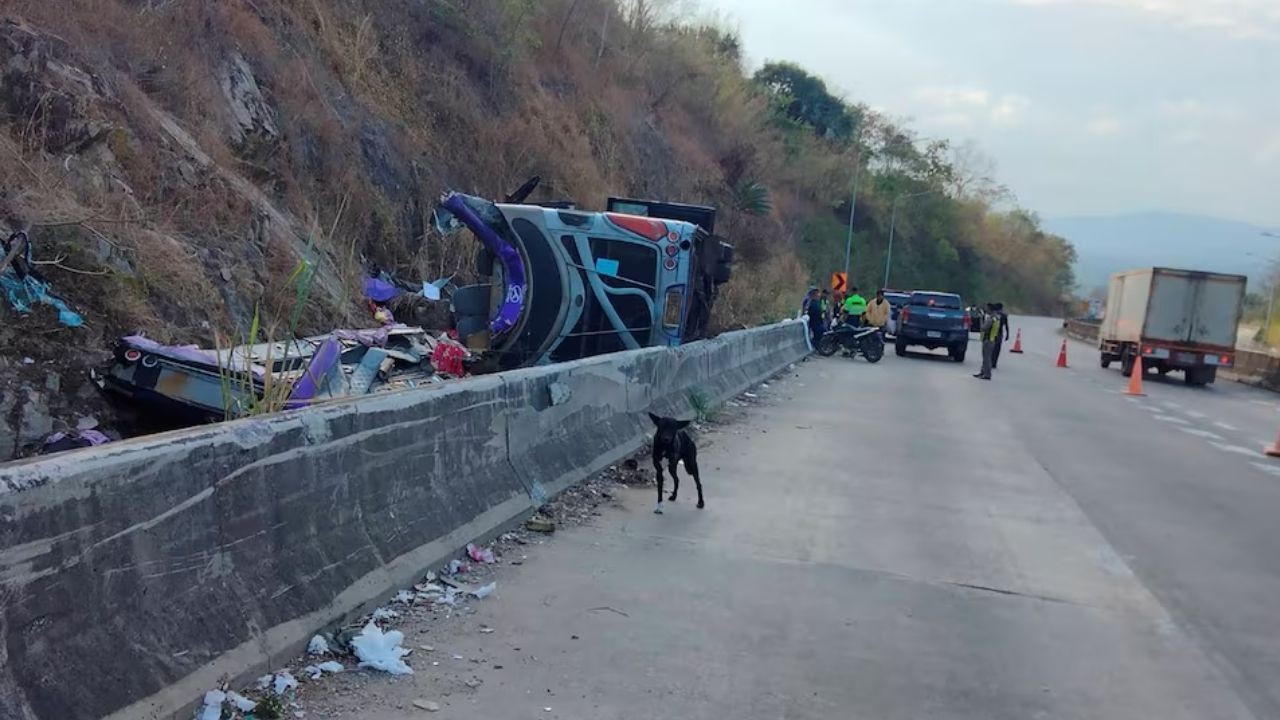 Facia gibi kaza: Otobüs devrildi, 18 ölü, 32 yaralı