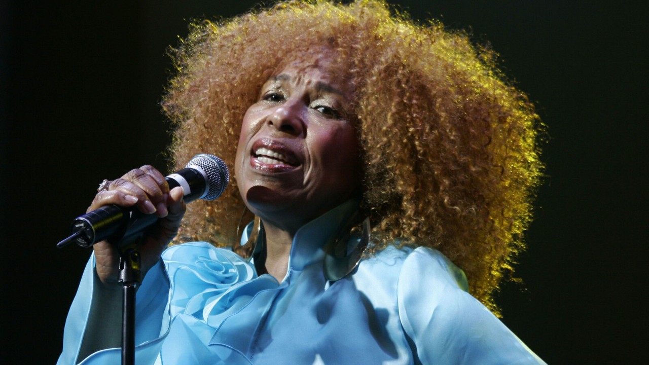 Grammy Ödüllü şarkıcı Roberta Flack hayatını kaybetti