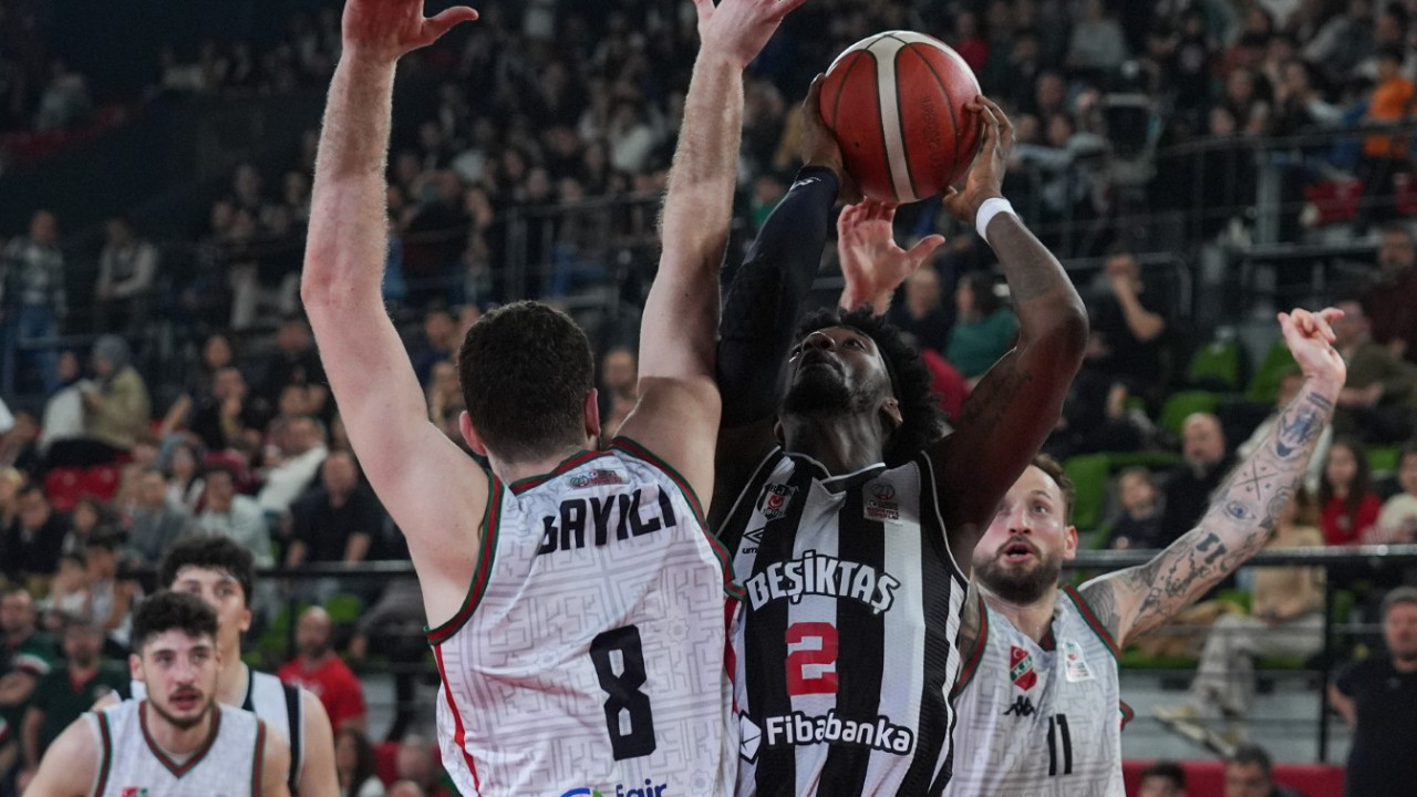 Beşiktaş, Karşıyaka'yı deplasmanda devirdi