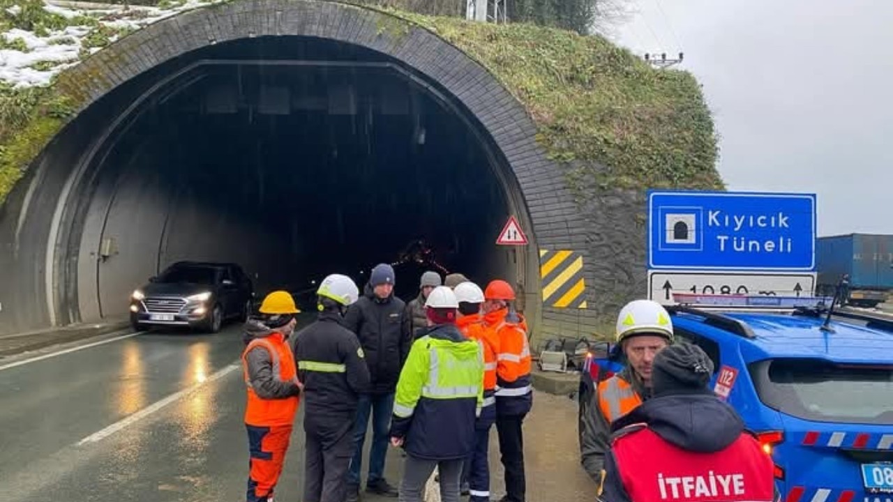 Tünelde TIR yangını: 5 kişi dumandan etkilendi