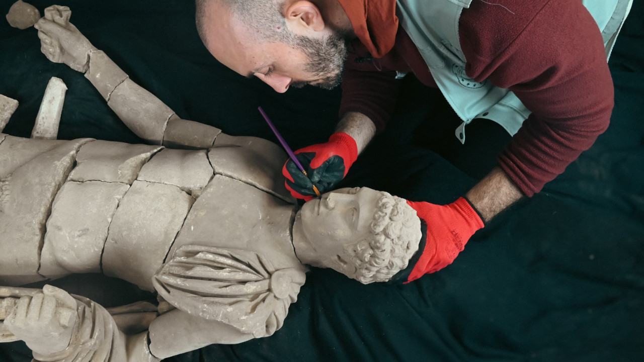 Hermes, Aspendos'ta arz-ı endam etti