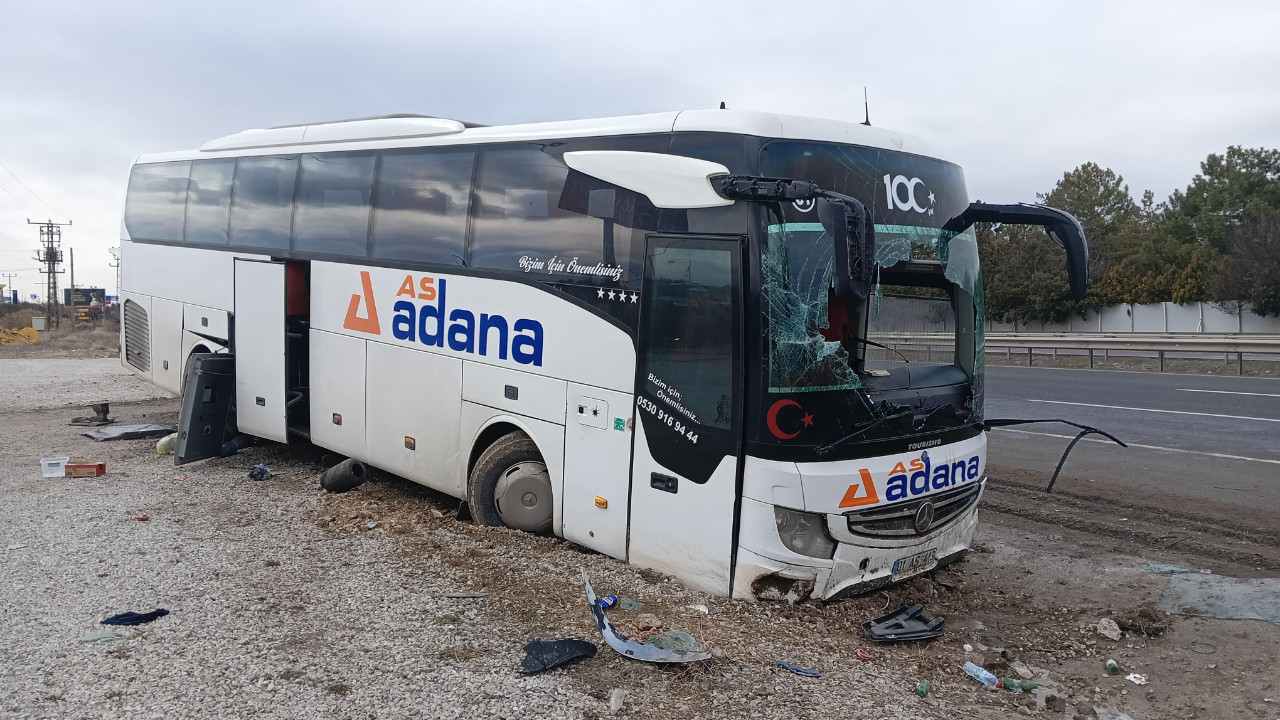 Şoför rahatsızlandı, otobüs kanala düştü: 16 yaralı