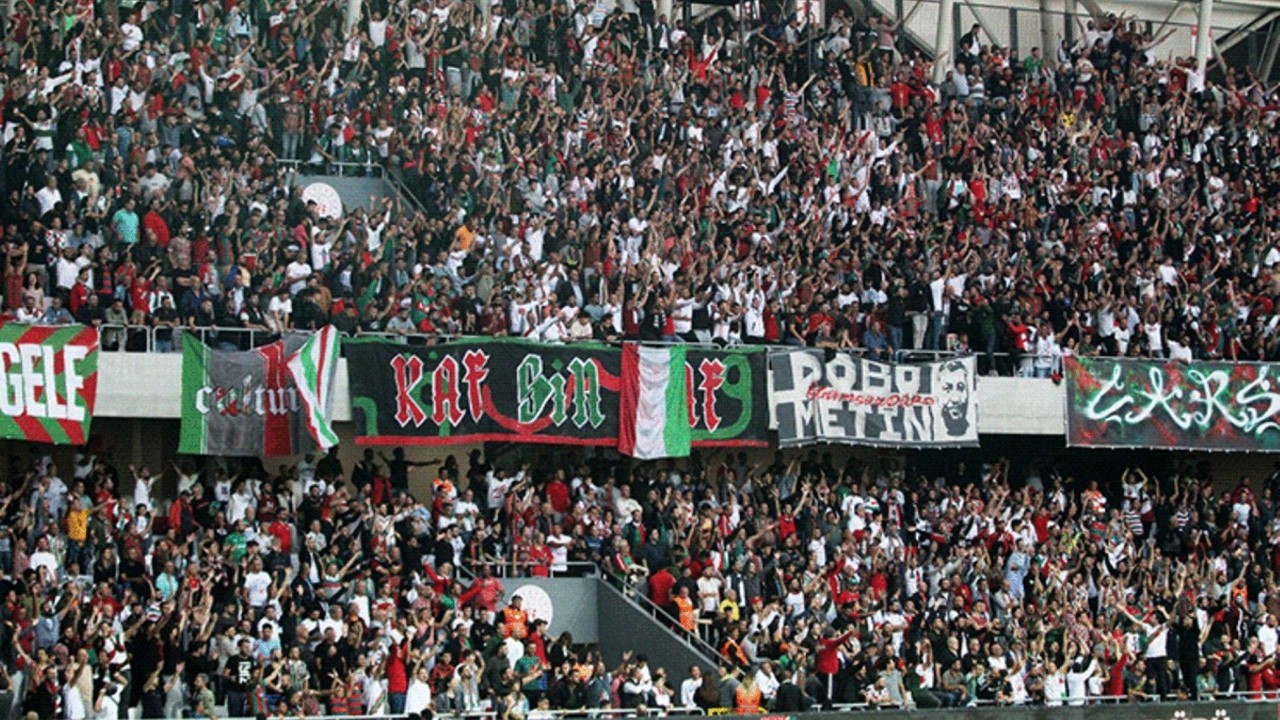 Karşıyaka, hem futbolda hem basketbolda batıyor!