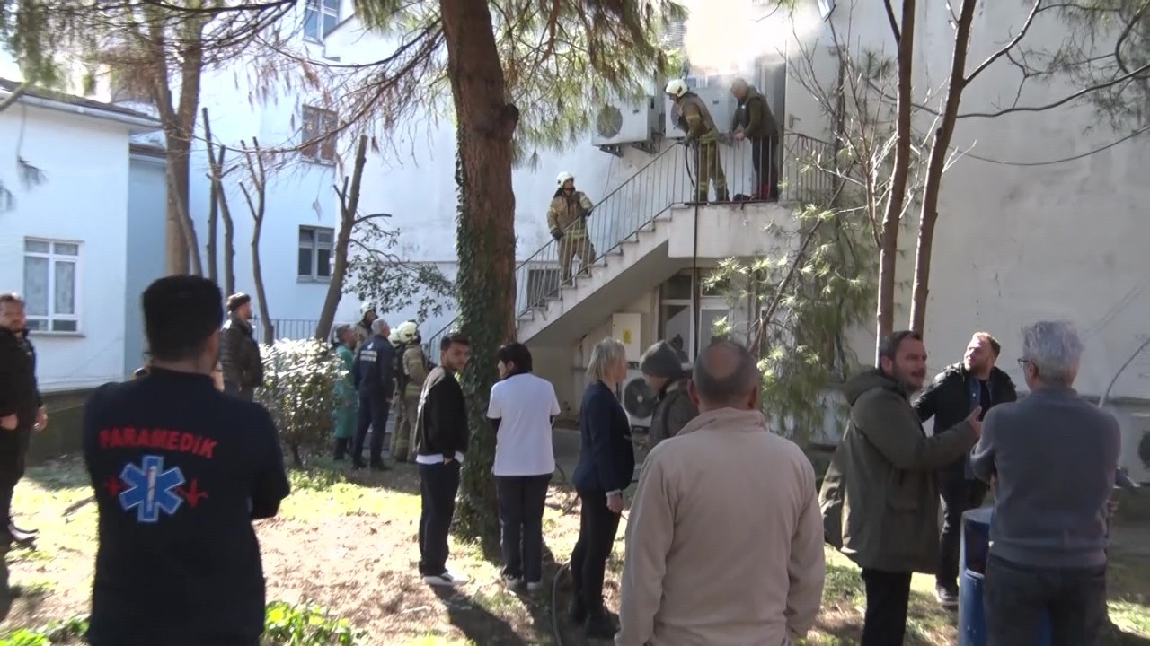 Üsküdar Devlet Hastanesi'nde korkutan yangın