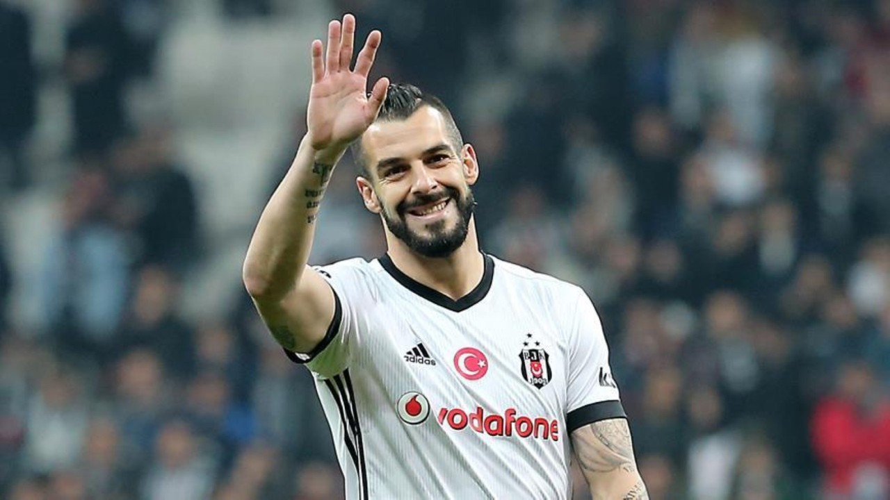 Beşiktaş'ın eski yıldızı Negredo futbolu bıraktı