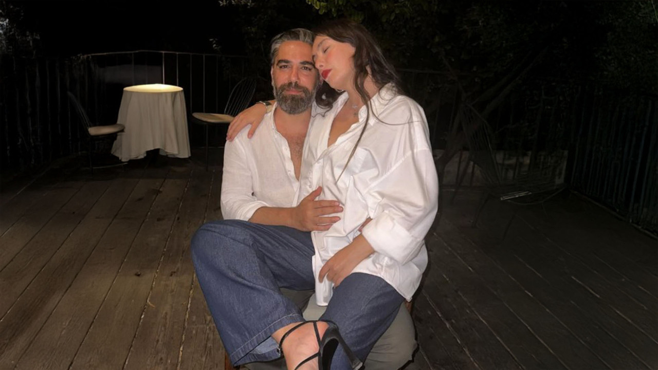 Neslihan Atagül ile Kadir Doğulu oğullarını kucağına aldı