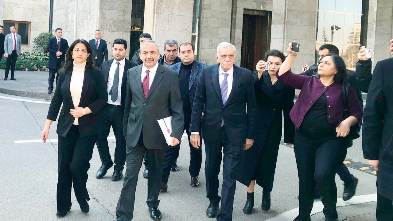 AKP, süreci izlemeye aldı