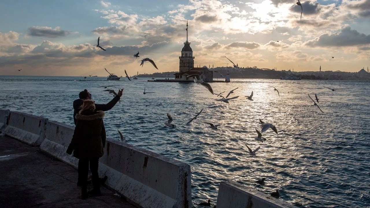 Hava durumu karışık: İstanbul bir terleyip bir üşüyecek