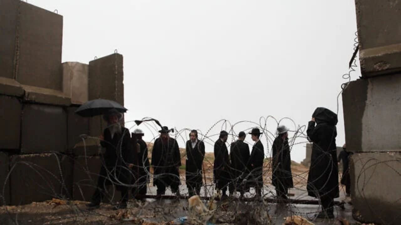 İsrailli Ultra-Ortodokslar mezar ziyareti için Lübnan'a girdi