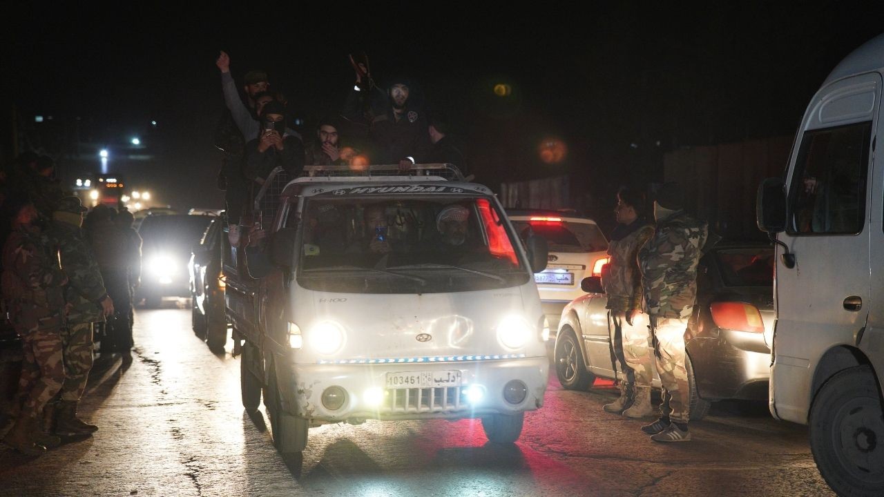 Suriye'de uzun gece: Ordu Lazkiye'de, 70'ten fazla ölü, çok sayıda yaralı