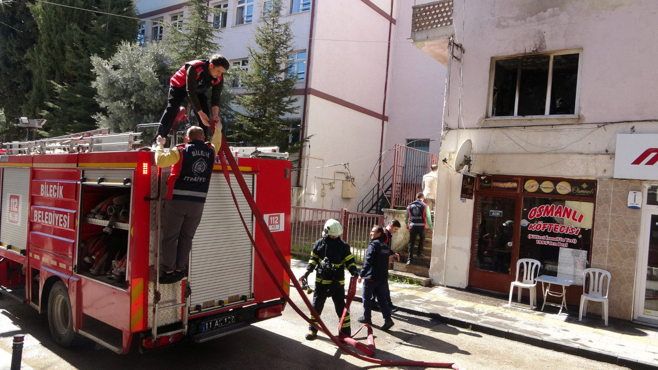 Alevlerin ortasında kalan yaşlı adam yaralandı