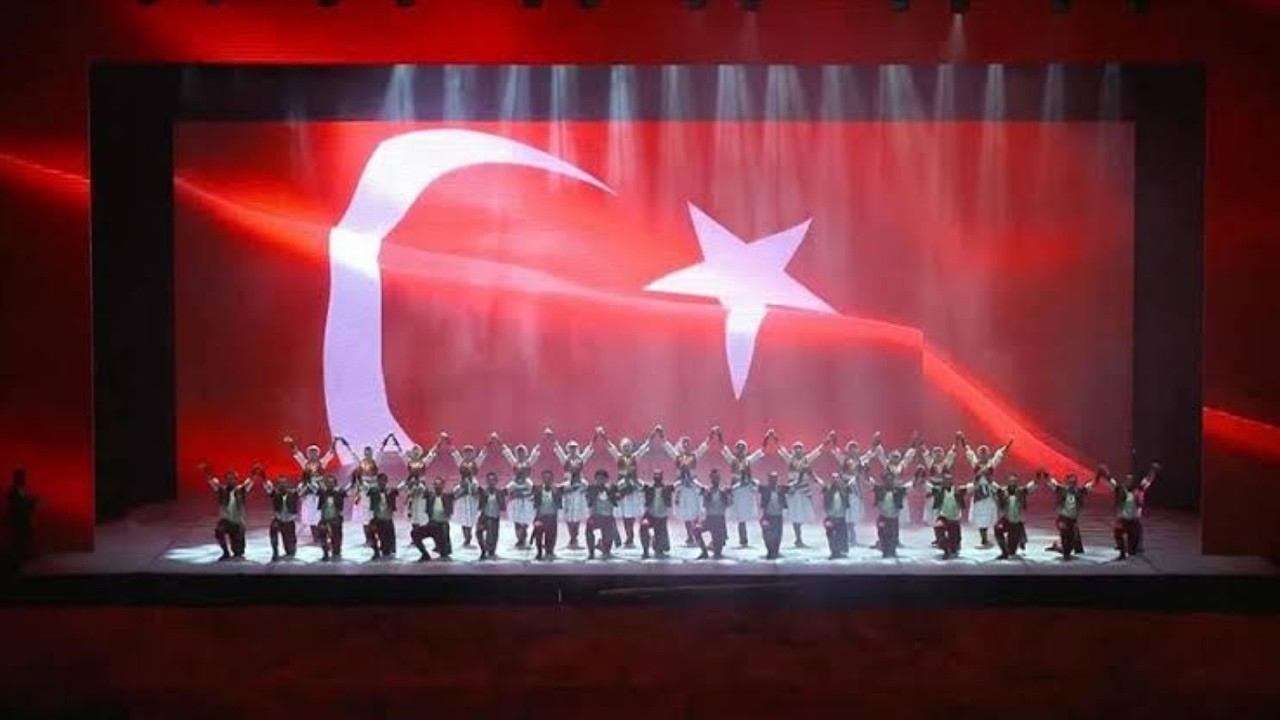 Çanakkale Zaferi'nin 110. yılında, "1915 - Bir Hilal Uğruna" sanatseverlerle buluşacak