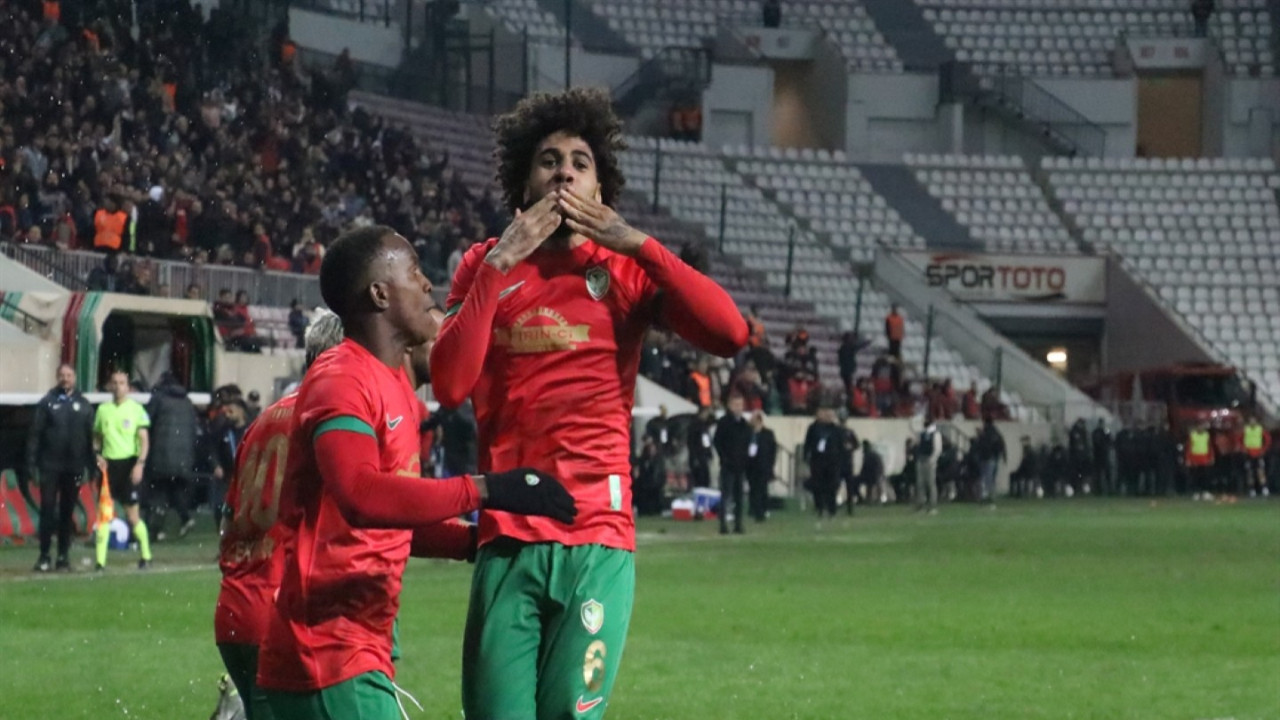 Amedspor’un yıldızı motosikletle çarpıştı: Sürücü ağır yaralı