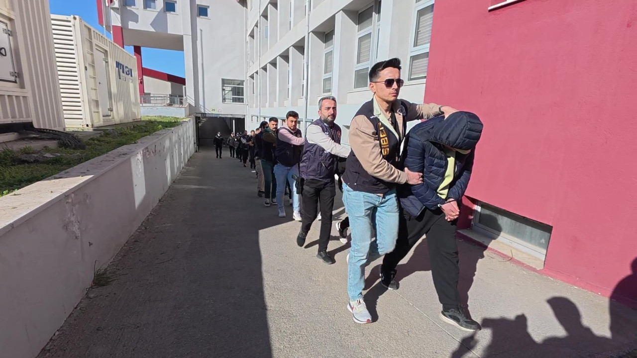 Bahis çetesi çökertildi: Bir ayda 2 milyon 400 bin TL döndürmüşler