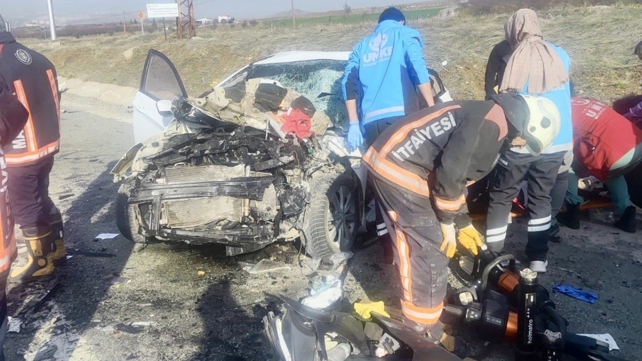 Malatya-Elazığ karayolunda kaza: 3 kişi hayatını kaybetti