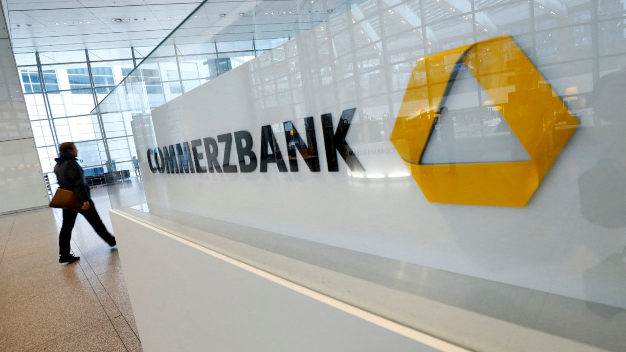 Commerzbank'tan UniCredit'in teklifine ret