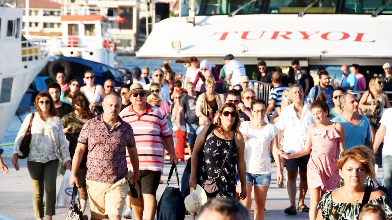 Avrupa Komisyonu'ndan Türklere vize müjdesi