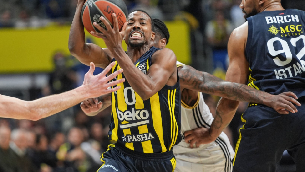 Fenerbahçe Beko’ya play-off için bir galibiyet yetiyor