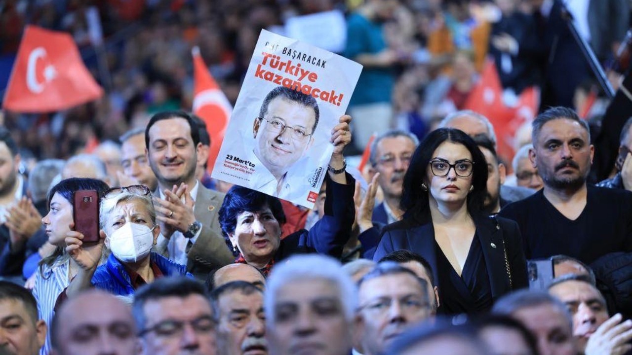 İmamoğlu tutuklandı, sosyal medya ayağa kalktı