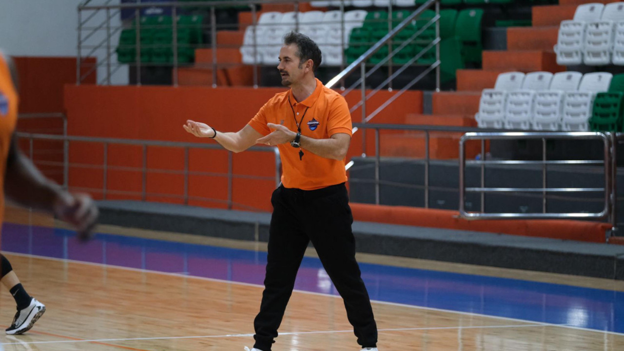 Karşıyaka'ya yeni kan: Başantrenör Ahmet Çakı dönemi