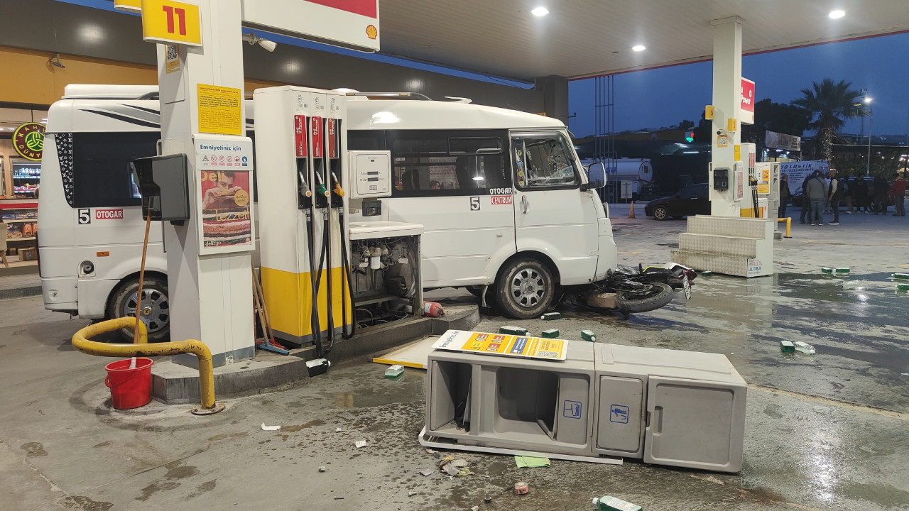 Kavgaya tutuştu hırsını alamadı, benzinliğe daldı