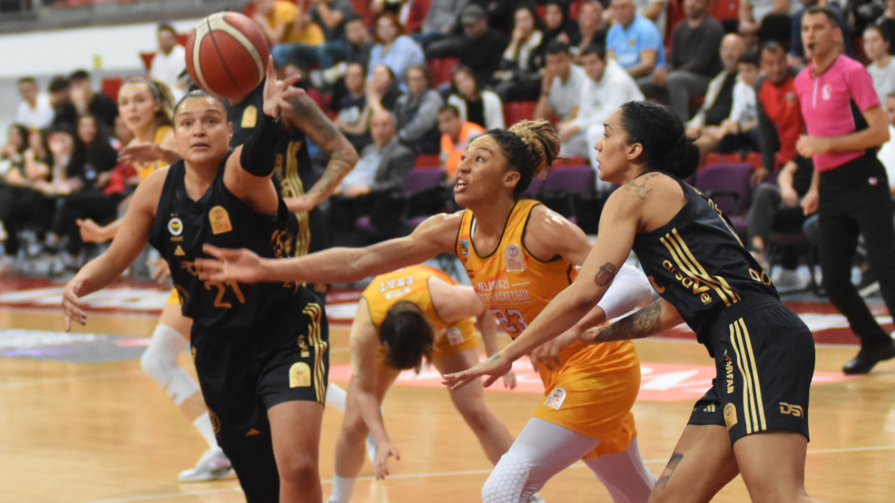 Fenerbahçe Opet, Melikgazi'yi mağlup etti ve yarı finale yükseldi