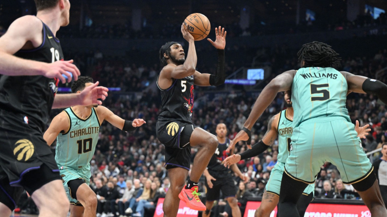 Toronto Raptors 3'te 3 yaptı