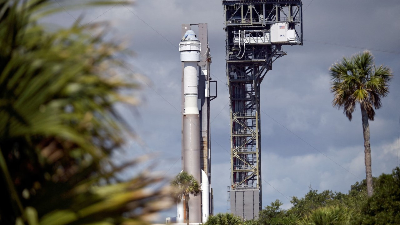 Uzay roketi kalkıştan sonra patladı