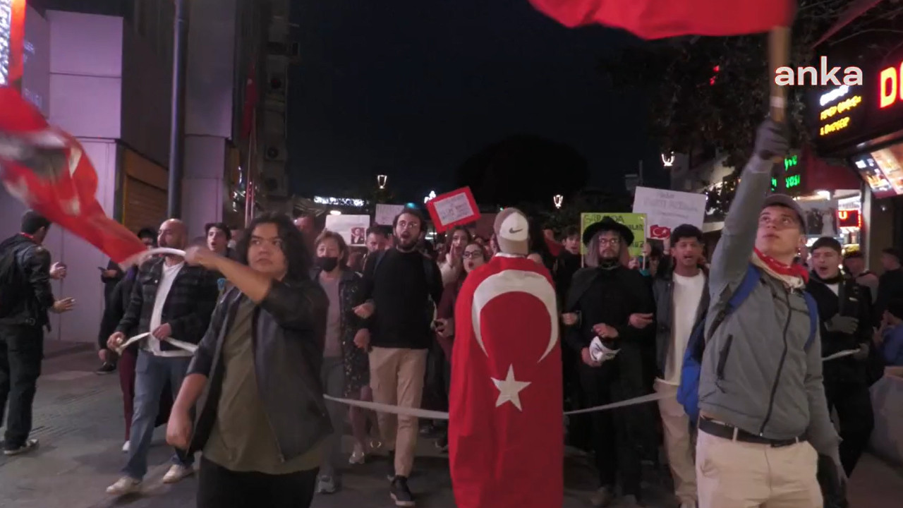 İzmir'de öğrenciler tutuklu gençler için yürüdü