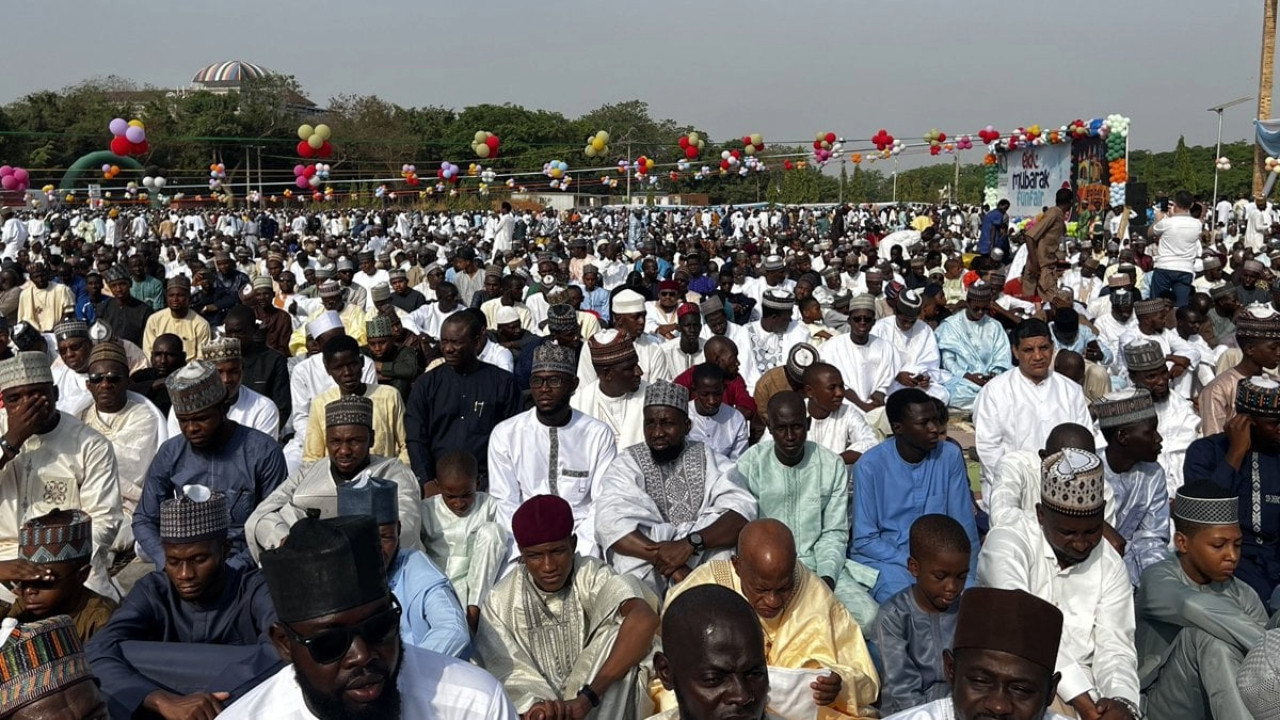 Nijerya'da bayram namazı sonrası çıkan izdihamda 2 çocuk öldü
