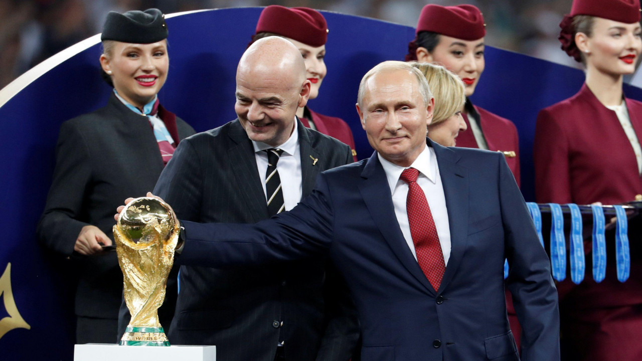 Vladimir Putin'e bir darbe de UEFA'dan