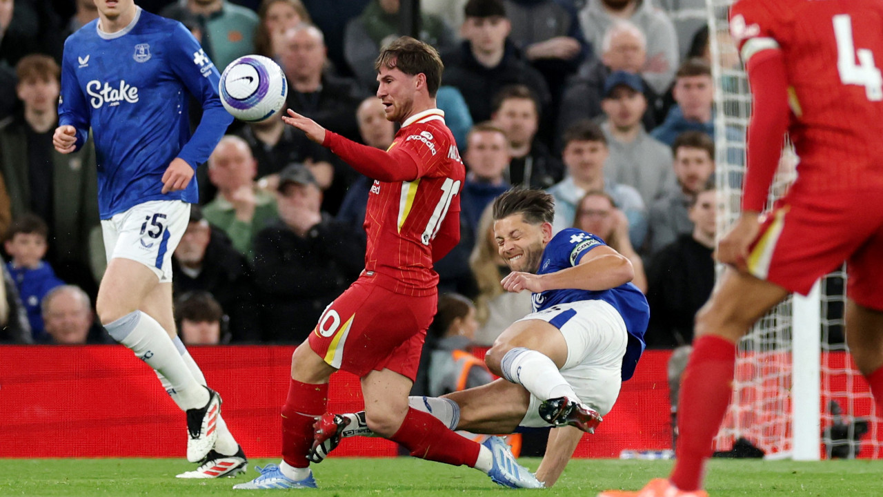 Derbide tartışma yaratan pozisyon: Liverpool isyan etti, hakem kurulu hak verdi