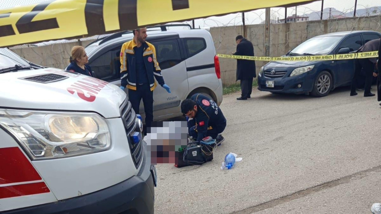 Evinin önünde infaz edildi