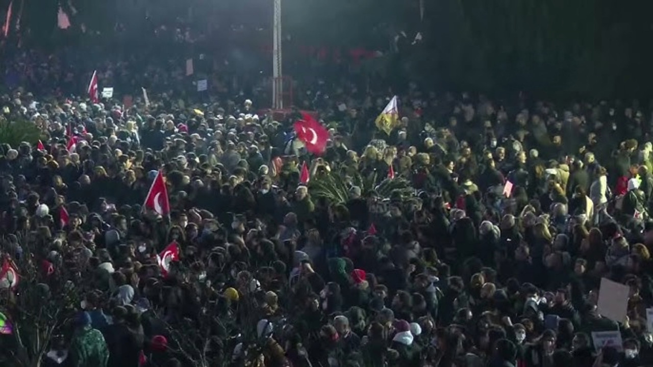 Tutuklu öğrenciler için imza kampanyası: Bizi içeriden almadan gündemden düşürmeyin