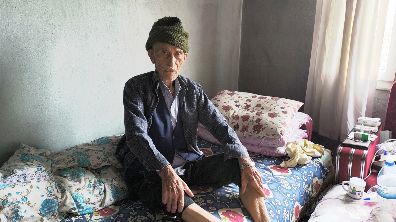 Yaşlılık aylığıyla 'geçiniyor': Hastaneye gidecek param yok