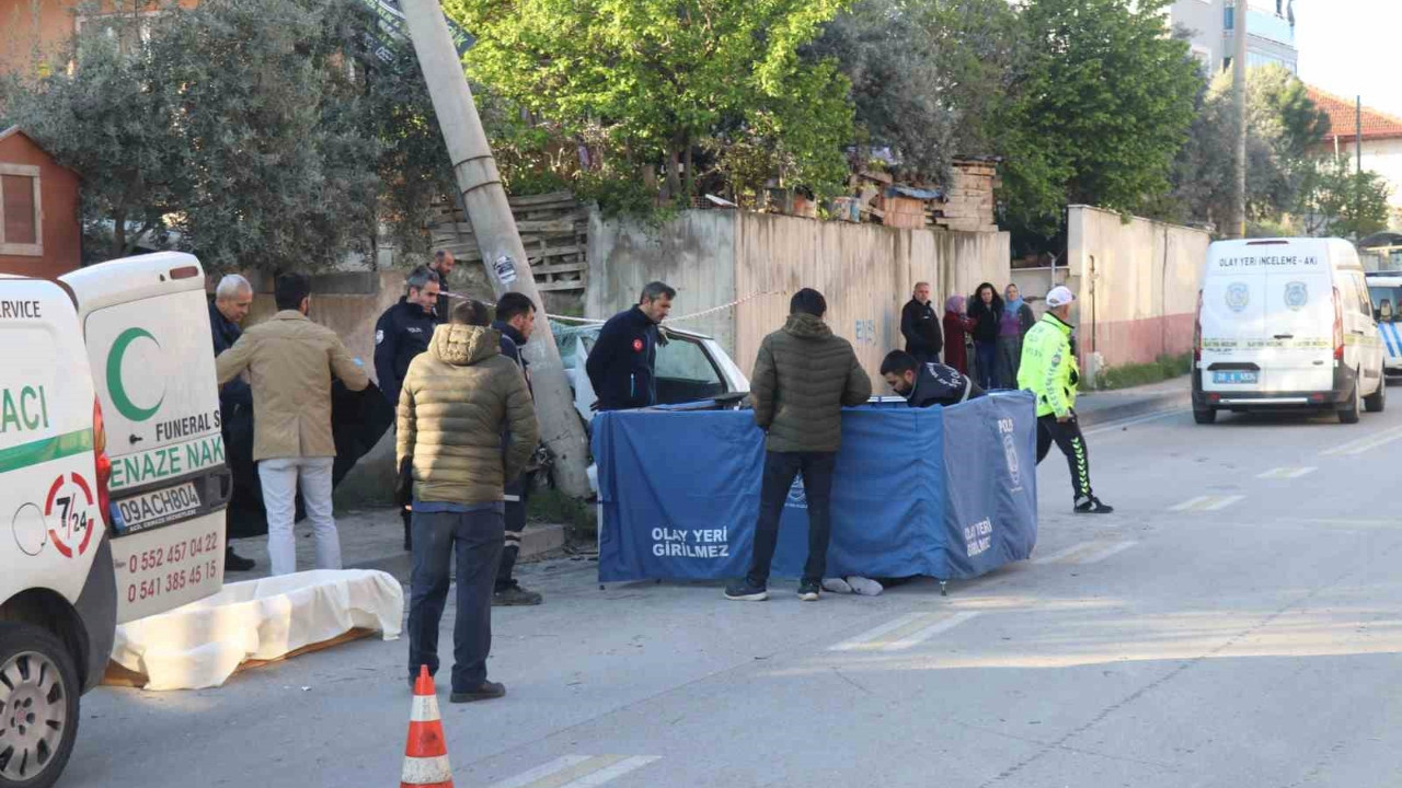 Elektrik direğine çarpıp öldü