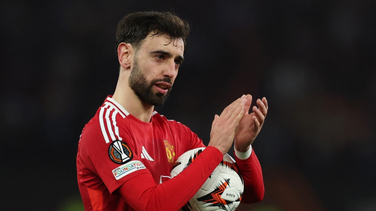 Teddy Sheringham: Manchester United, Bruno Fernandes'i City'ye bile satar