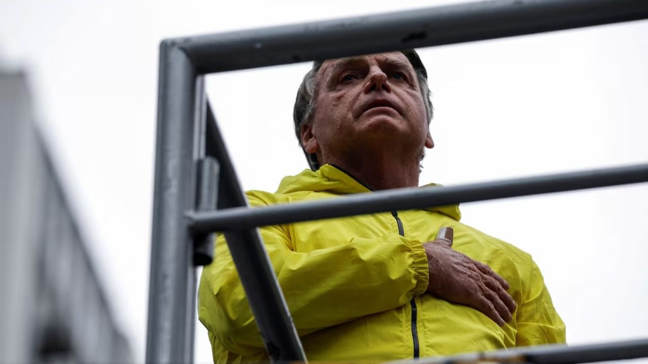 Aşırı sağcı lider hastaneye kaldırıldı