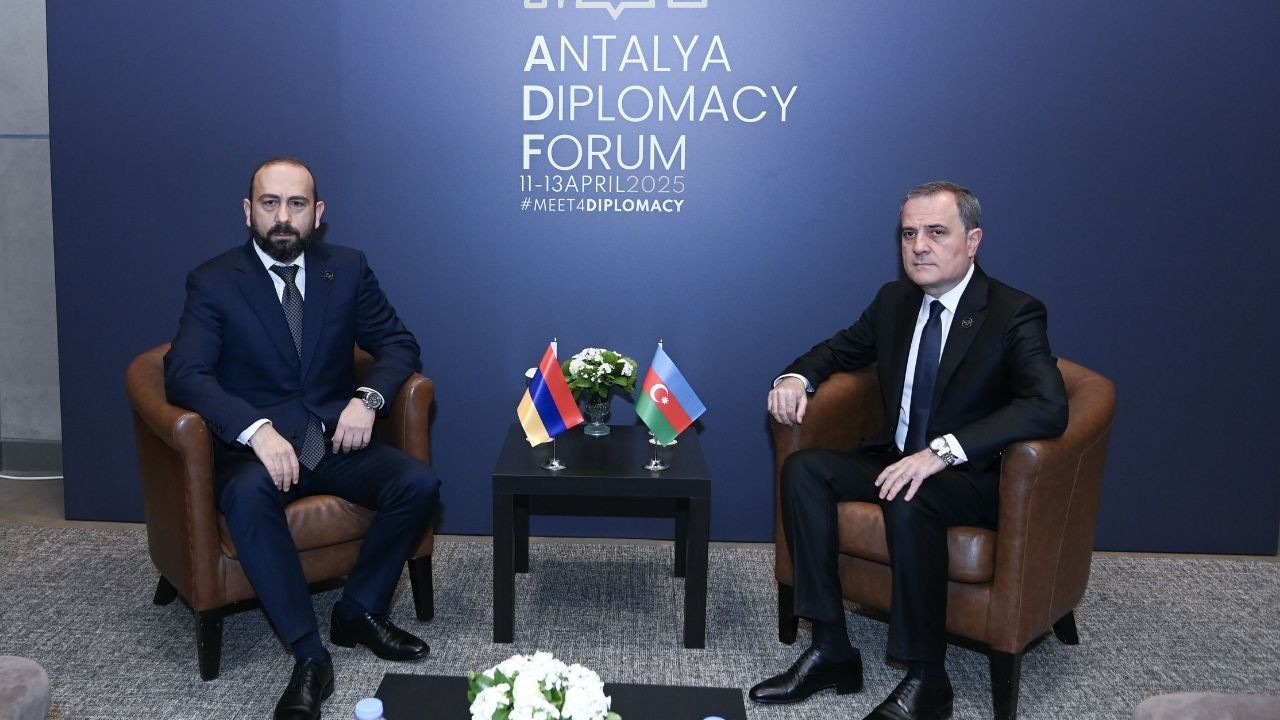 Azerbaycanlı ve Ermeni Bakanlar Antalya'da yan yana