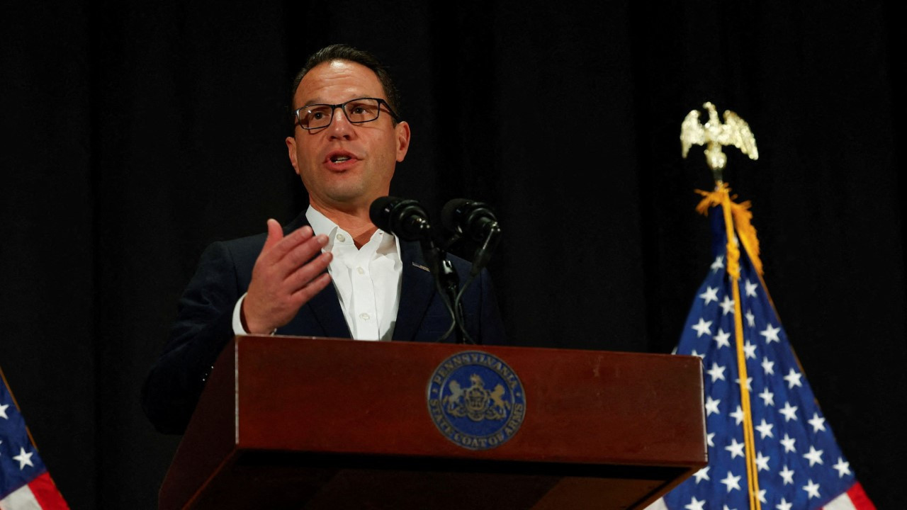 ABD’de valinin evi kundaklandı