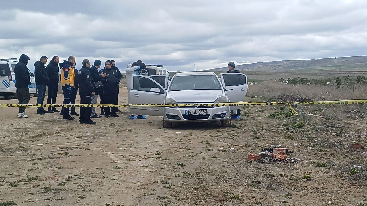 Araçta 'ip düzenekli' ölüm