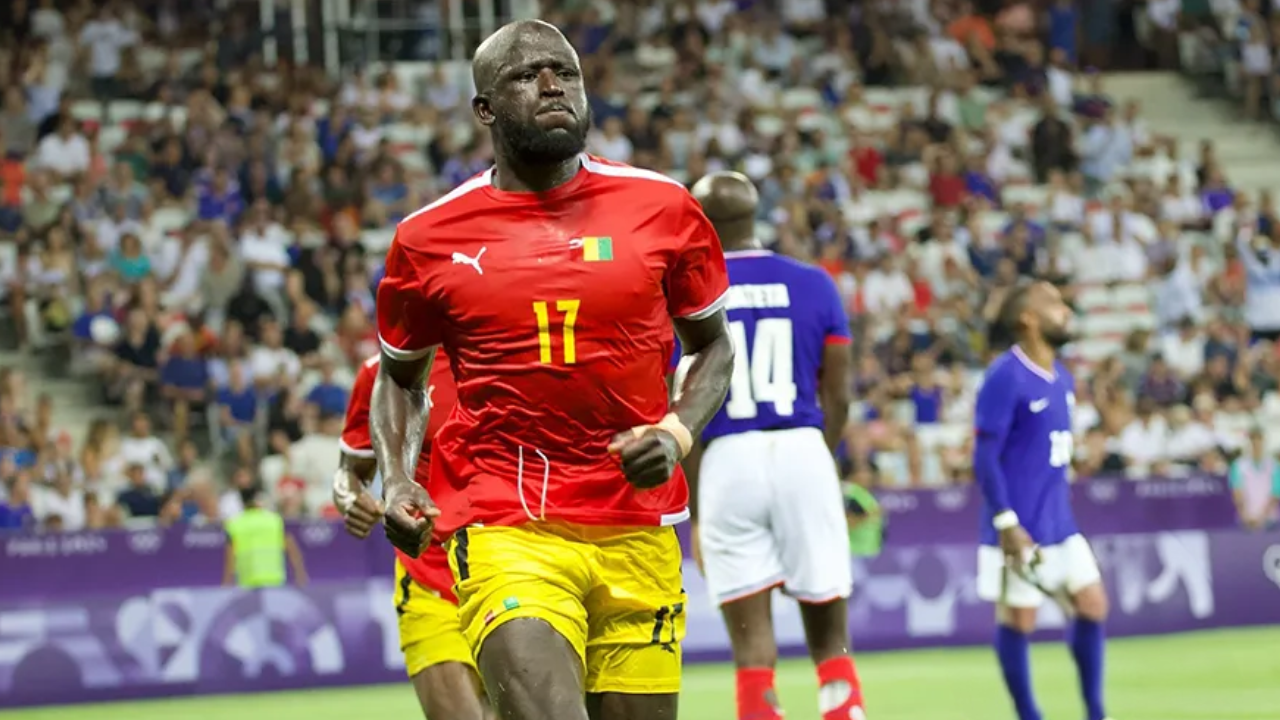 Fenerbahçe'ye tank gibi '6 numara': Appiah'ı andırıyor