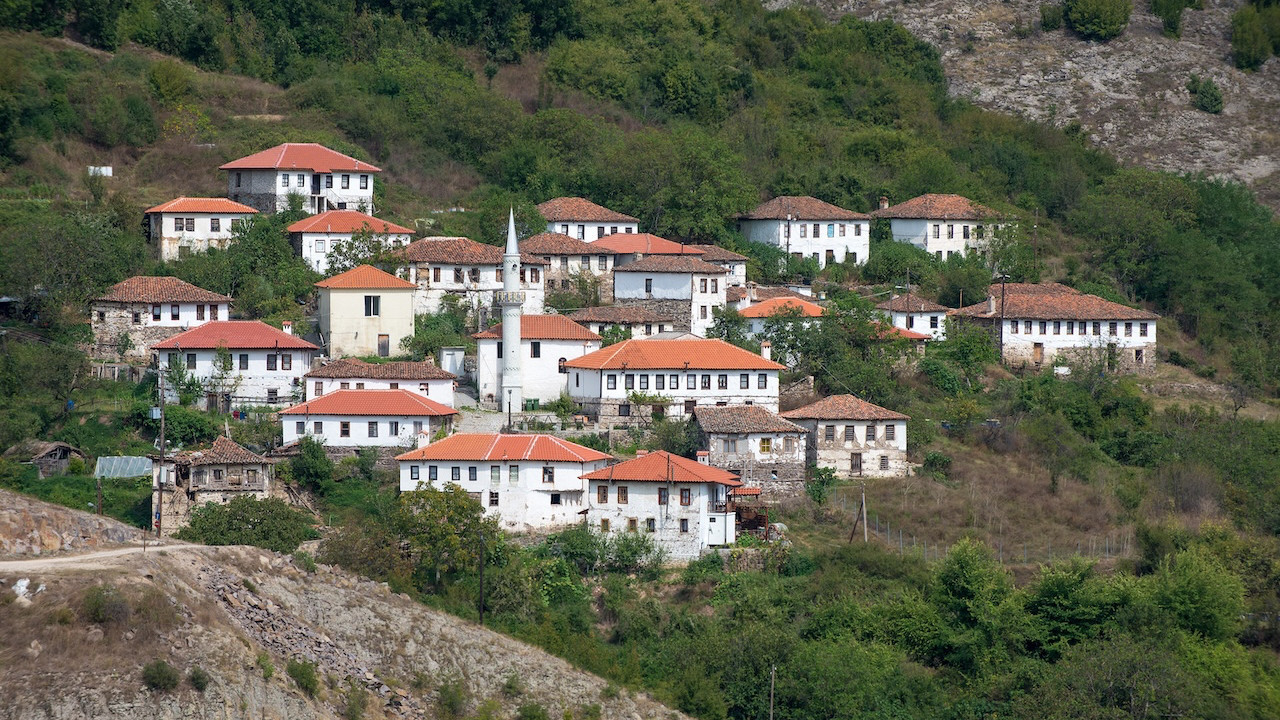 Türklerin Yunanistan'dan ev alması ülkeyi karıştırdı