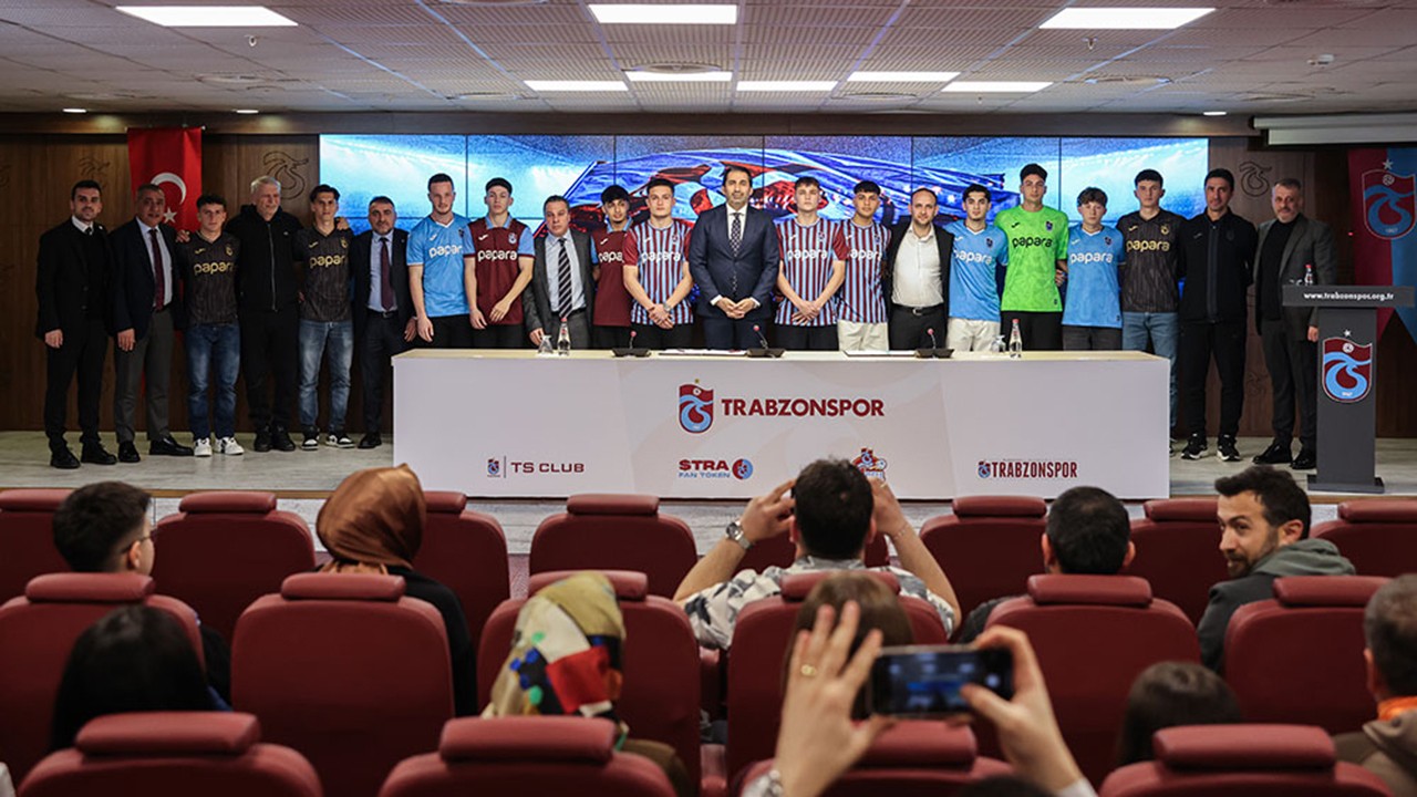 Trabzonspor gençlerine sahip çıktı: 13 oyuncu ile imza