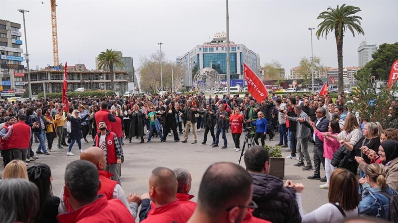 İzmir'de belediye işçileri iş yavaşlattı