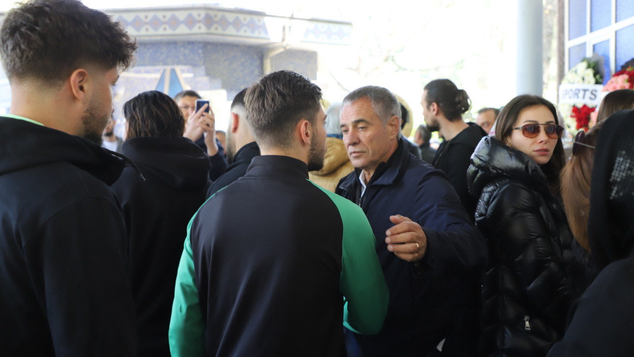 Ersun Yanal'a ikinci acı: Öncesi annesini kaybetti, şimdi babasını