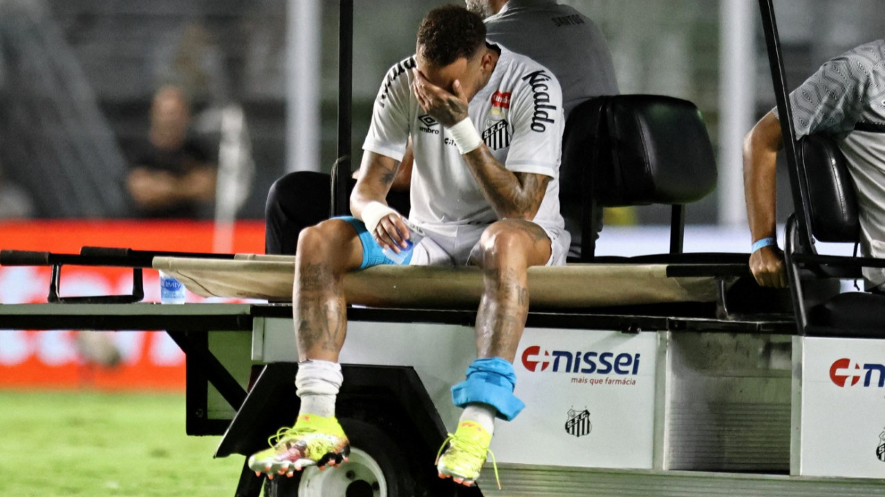 Neymar'ın kariyerine kabus gibi çöktü: Sahadan ağlayarak çıktı