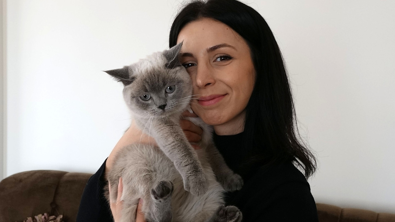 Her yerde onu arıyordu: 'Badem'i bulanı altınla ödüllendirdi